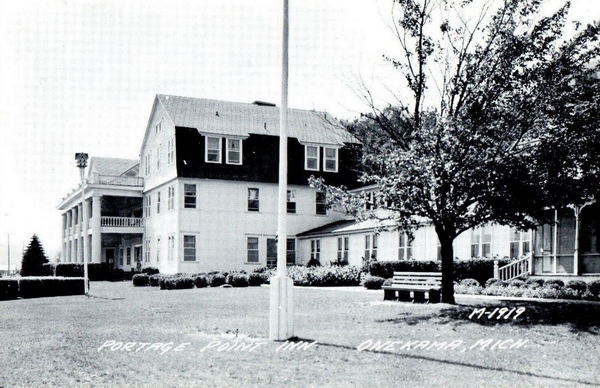 Portage Point Resort (Portage Point Inn) - Vintage Postcard